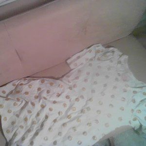 White Dress with goldin glitter dots  SIZE: (6-6x)